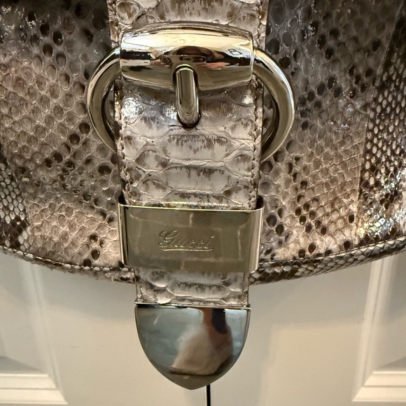 Authentic and Stunning Gucci Snakeskin Shoulder Bag - Picture 4 of 9